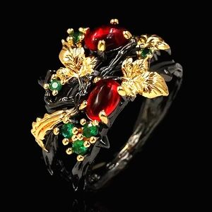 Beautiful black gold ✨️ twig band & gold leaf zircon ring size 7.
